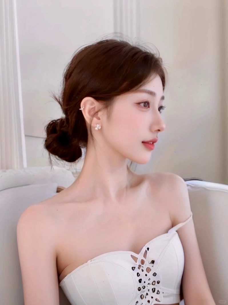 Ảnh gái xinh Trung Quốc với biểu cảm dễ thương
