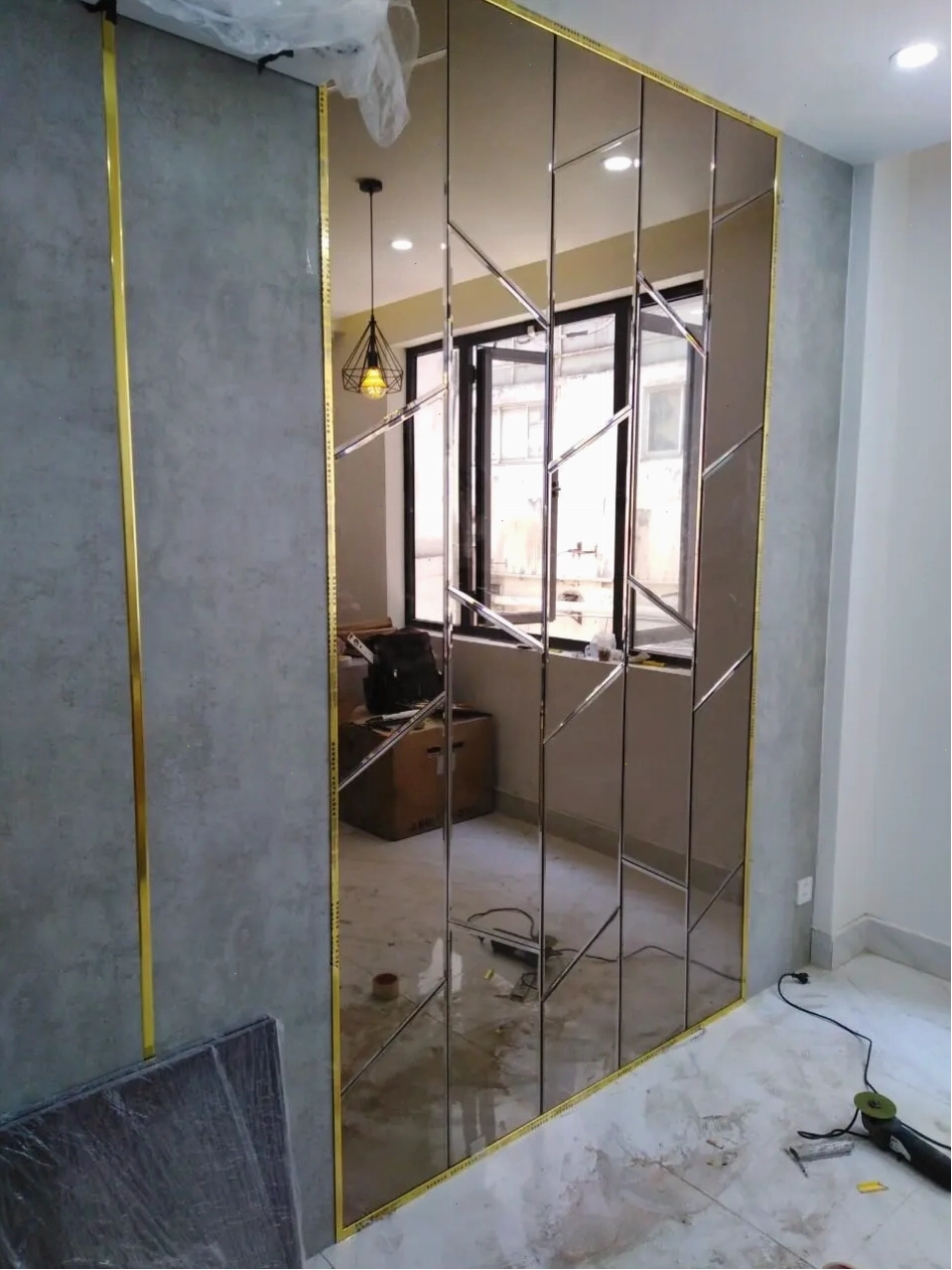 Báo giá thi công vách gương trang trí chuyên nghiệp