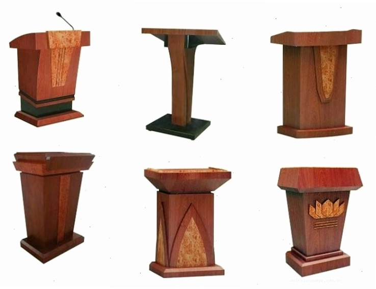Bục phát biểu bằng gỗ được trang trí tinh tế