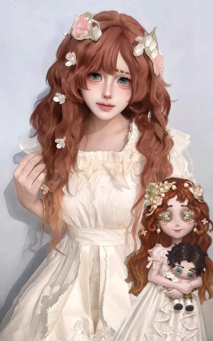 Cosplay đáng yêu với biểu cảm ngây thơ