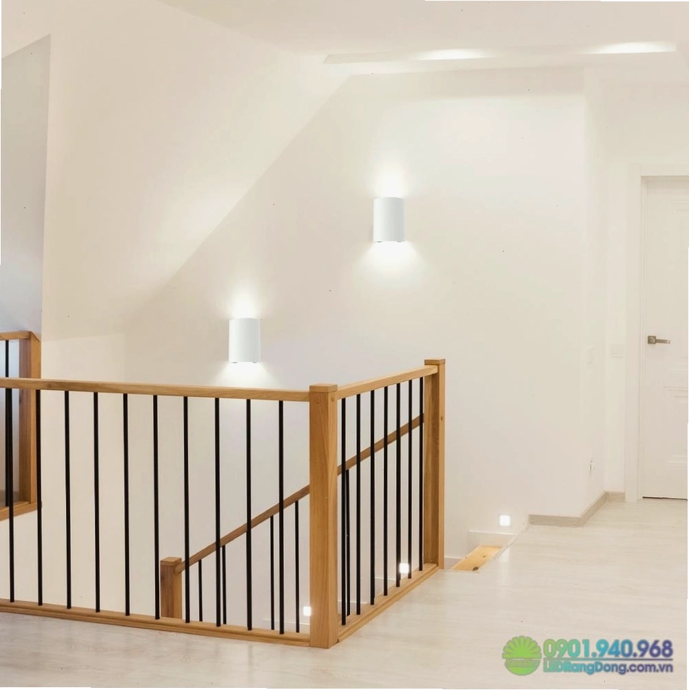 Đặc điểm của đèn ốp tường cầu thang Rạng Đông
