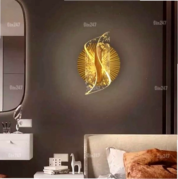 Đèn gắn tường phòng ngủ họa tiết vàng VL4657