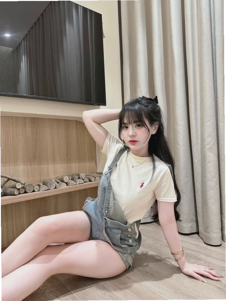 Gái xinh 2k10 diện váy xinh xắn