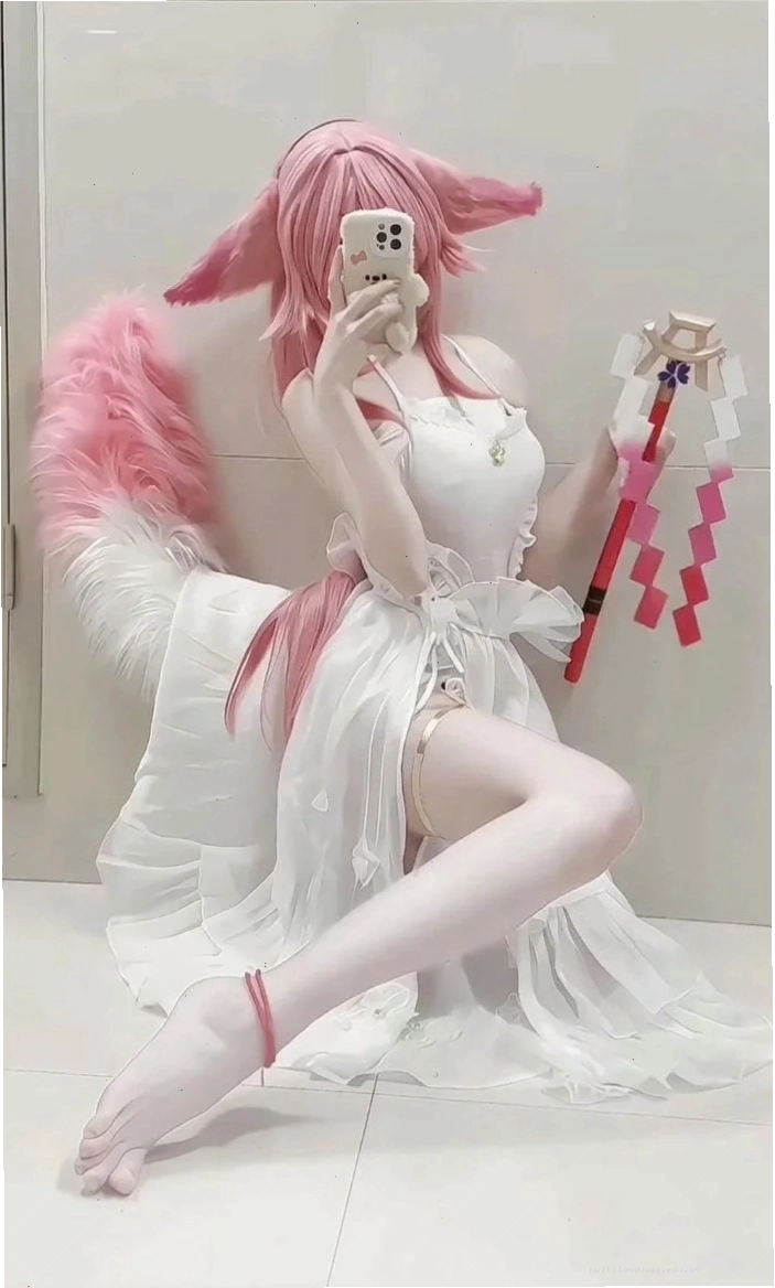 Gái xinh cosplay nhân vật game Liên Quân với trang phục ấn tượng
