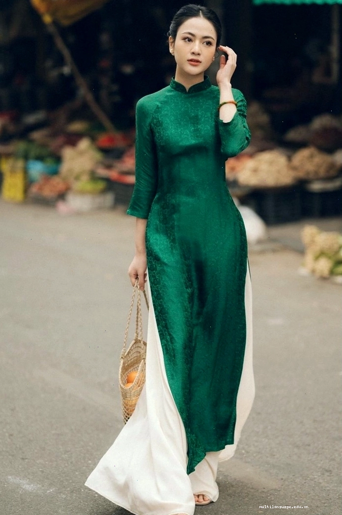 Gái xinh mặc áo dài phong cách Á Đông cuốn hút