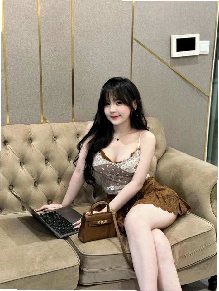 Gái xinh Việt Nam cosplay với vẻ ngoài quyến rũ, ma mị