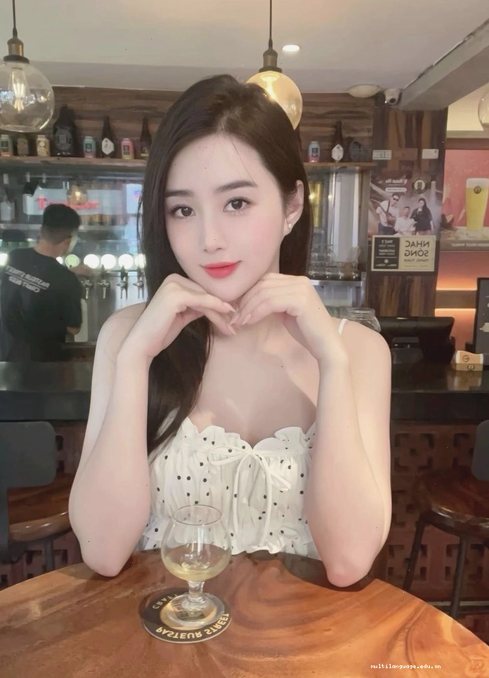 Gái xinh Việt Nam diện bikini quyến rũ trên bãi biển