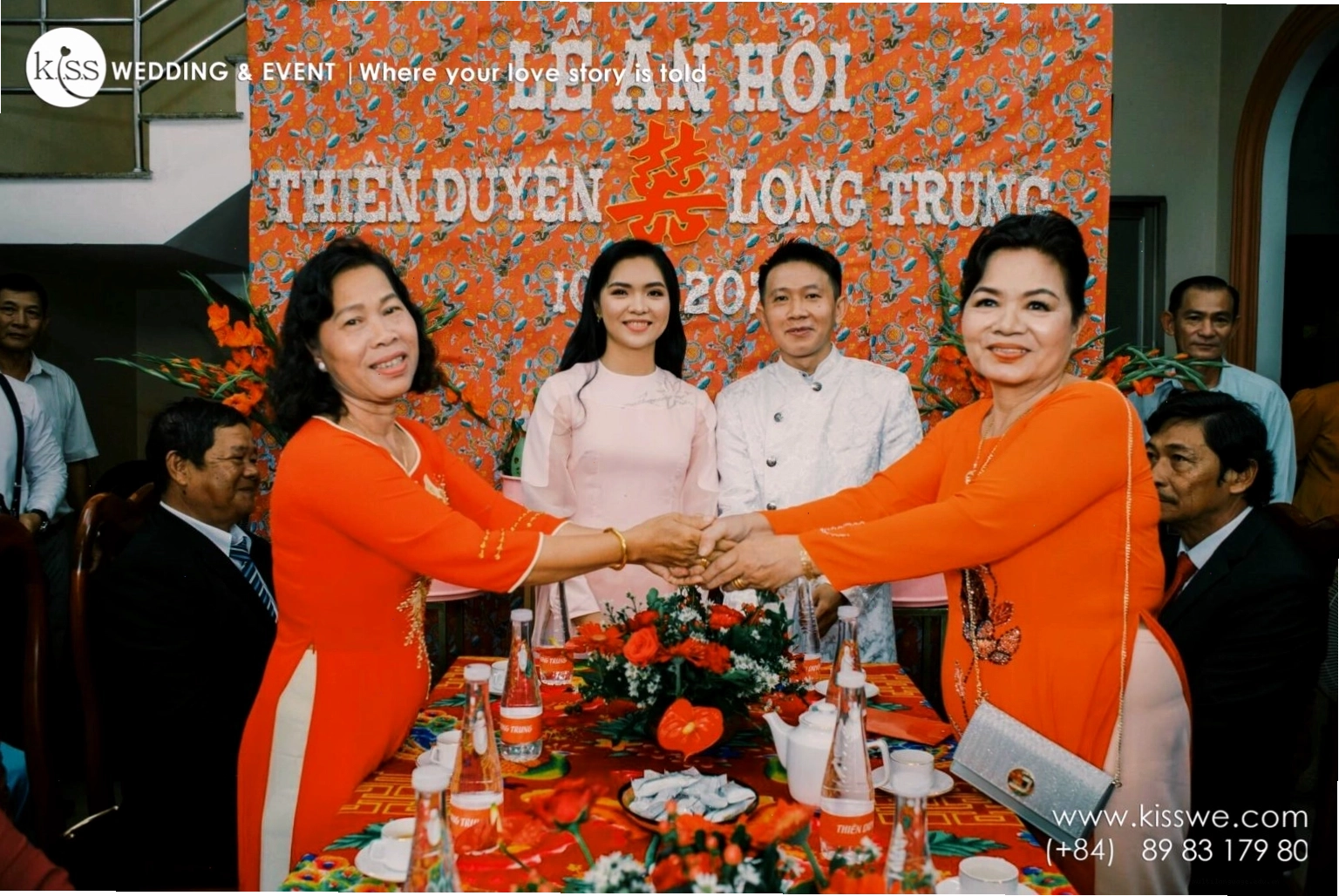 Không gian trang trí tiệc cưới tại nhà ấm cúng, thân mật