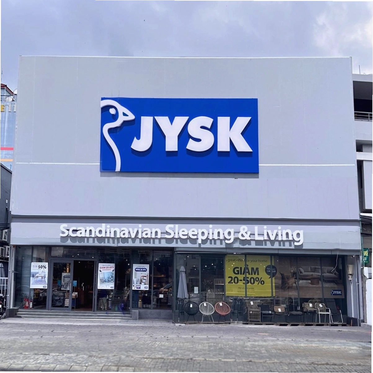 Khu vực trưng bày sản phẩm trang trí dịp Tết