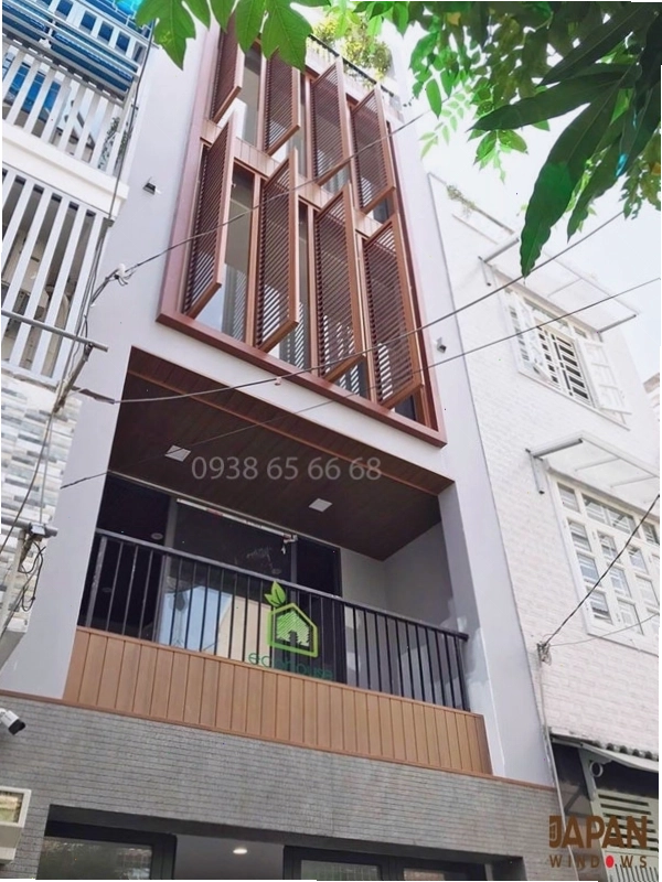 Lam nhôm trang trí cửa mở lấy gió