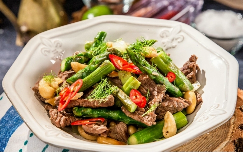 Măng tây xào thịt bò