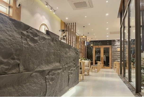 Mẫu đá ốp tường trang trí với gam màu ấm áp