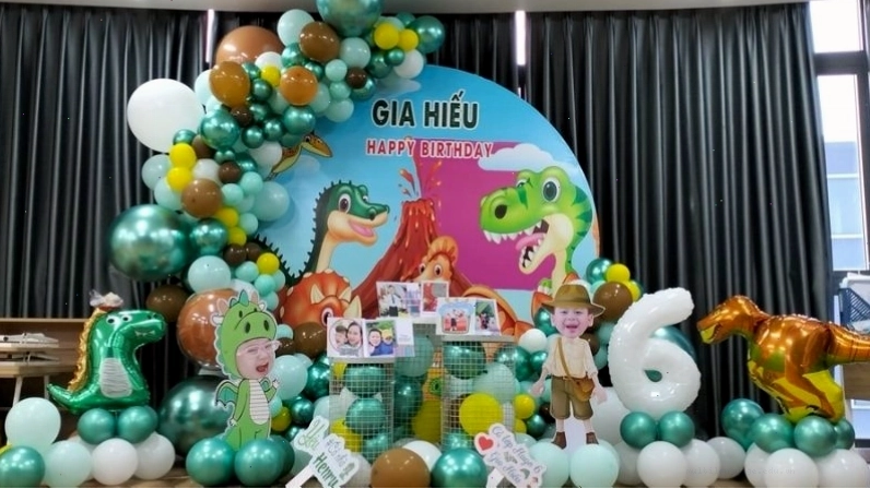Mẫu trang trí sinh nhật chủ đề khủng long