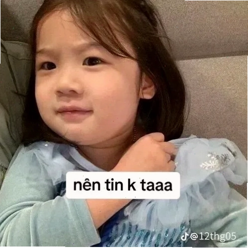 Meme em bé đáng yêu với dòng chữ hài hước thể hiện sự ngạc nhiên