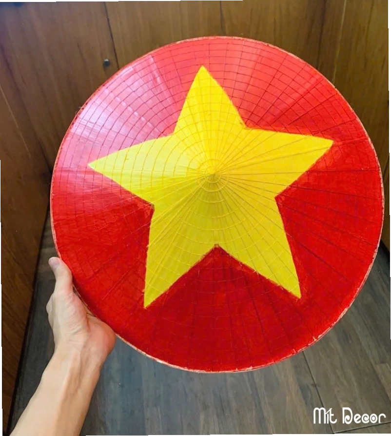 Nón lá vẽ cờ theo yêu cầu