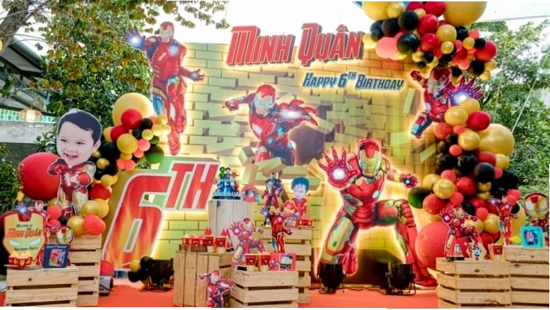 Trang trí sinh nhật bé trai chủ đề Marvel