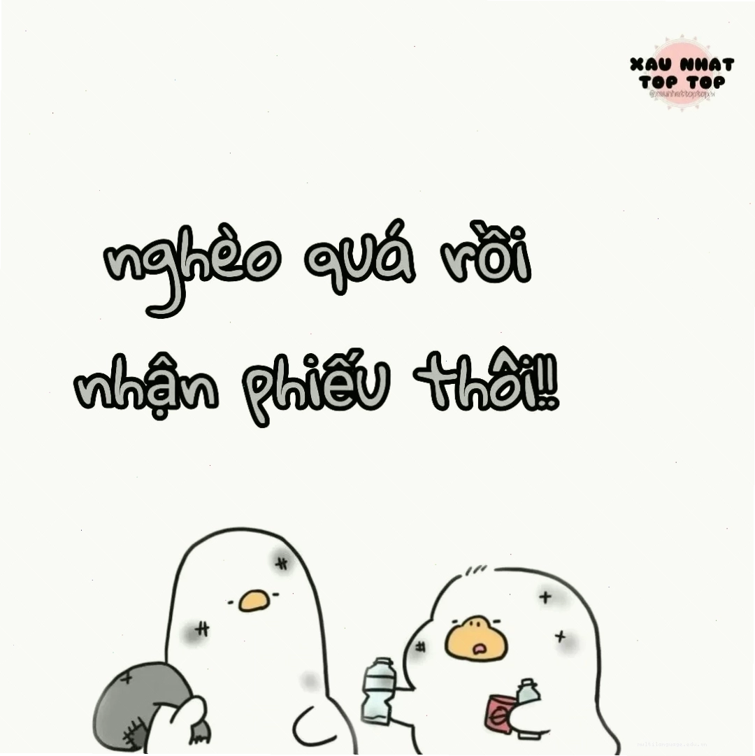 Xếp hàng nhận phiếu bé nghèo