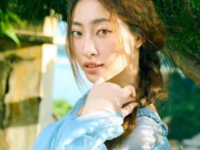 Lương Thùy Linh khoe sắc với bộ ảnh gợi cảm khiến fan mê mẩn