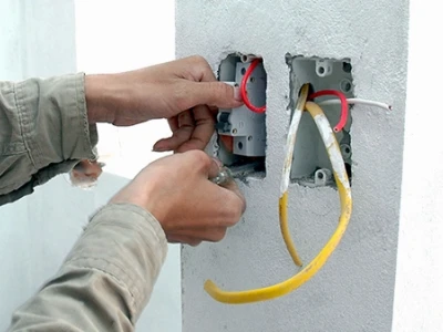 Hướng dẫn sửa phích cắm điện bị hỏng nhanh chóng và an toàn tại nhà năm 2026